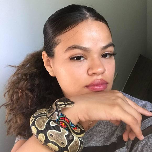 Meet your Posher, Isabel - Picture 1 of 1